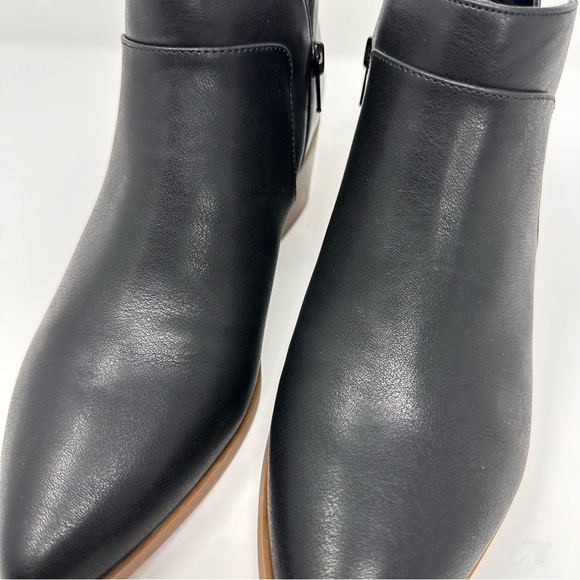 Women’s Vidyaa Black Ankle Booties - Picture 9 of 9